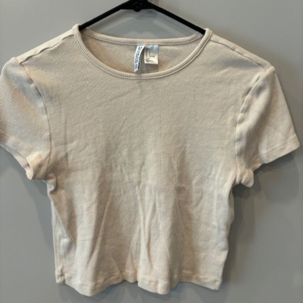Divided Crop tshirt - size L